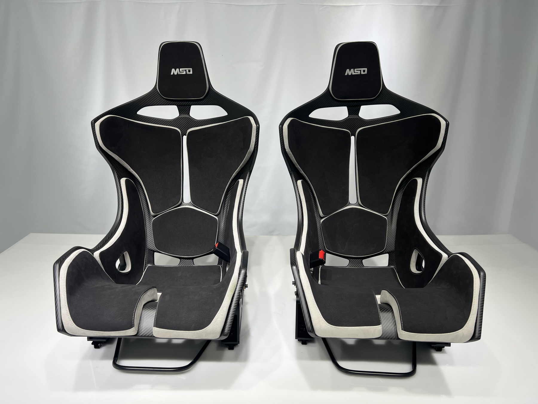 McLaren Senna Style Dry Carbon Bucket Seat - styling view