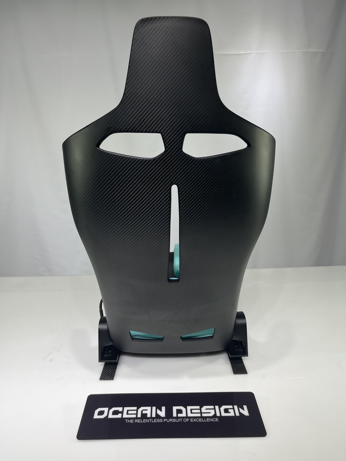 McLaren Senna Style Dry Carbon Bucket Seat - styling view