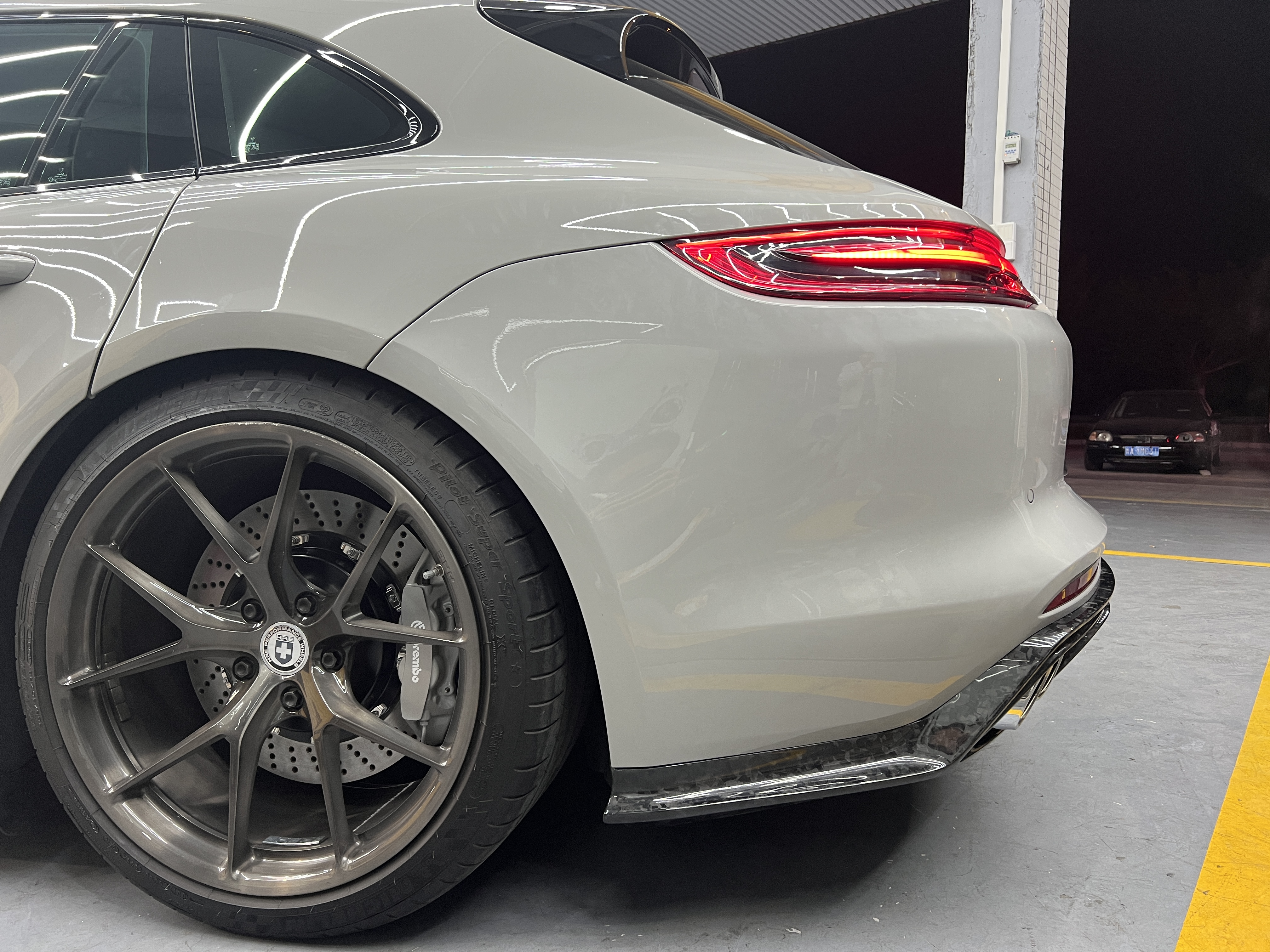 Porsche Panamera 971 OD Style Dry Carbon Parts - styling view