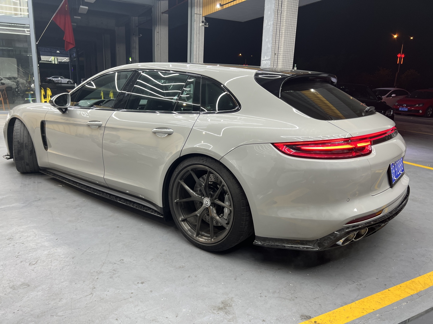 Porsche Panamera 971 OD Style Dry Carbon Parts - styling view