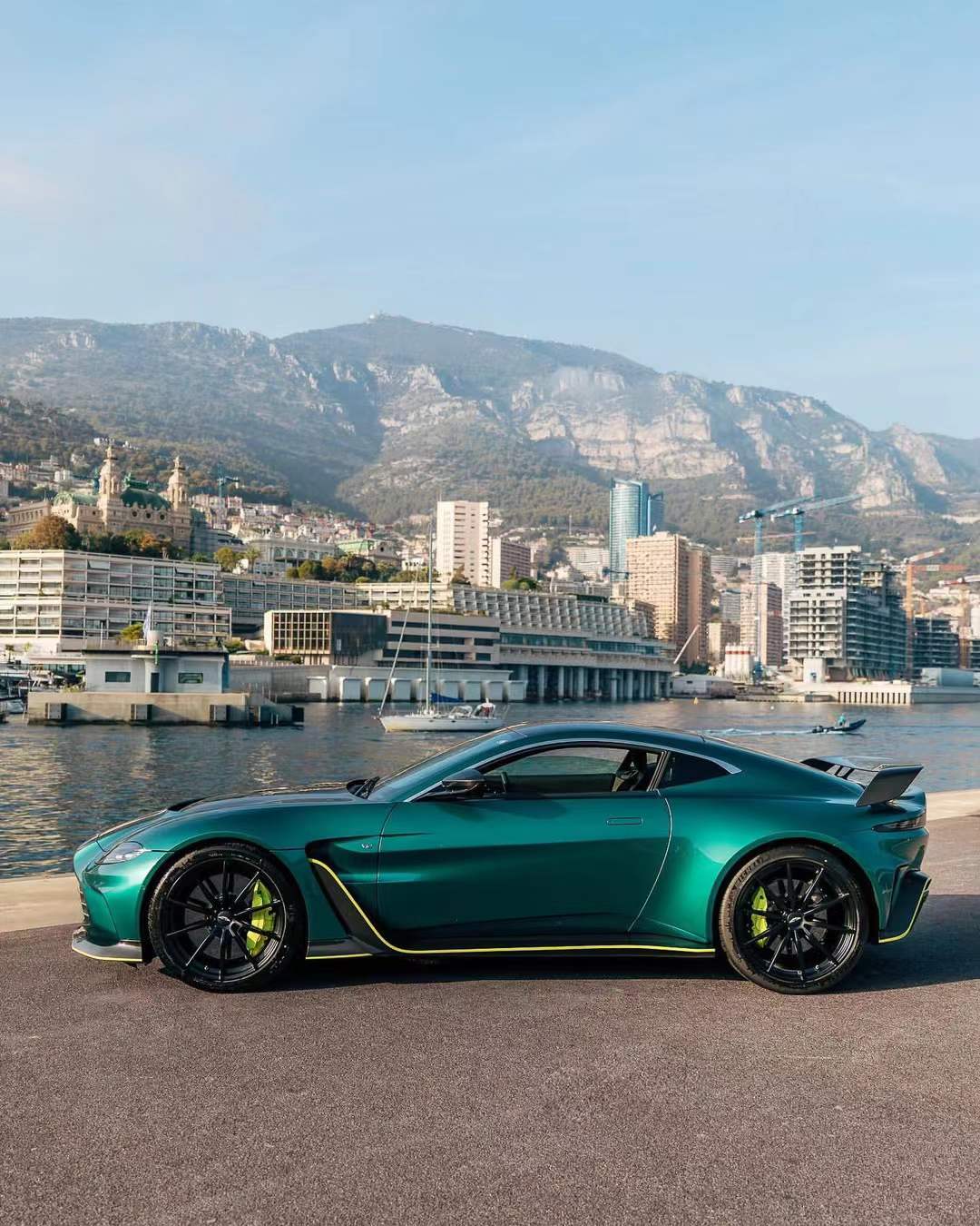 Aston Martin Vantage V12 Style Conversion Parts - styling view