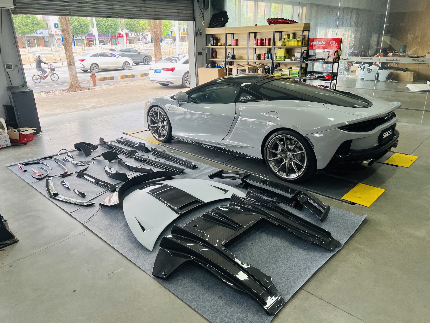 McLaren GT Dry Carbon Parts - styling view