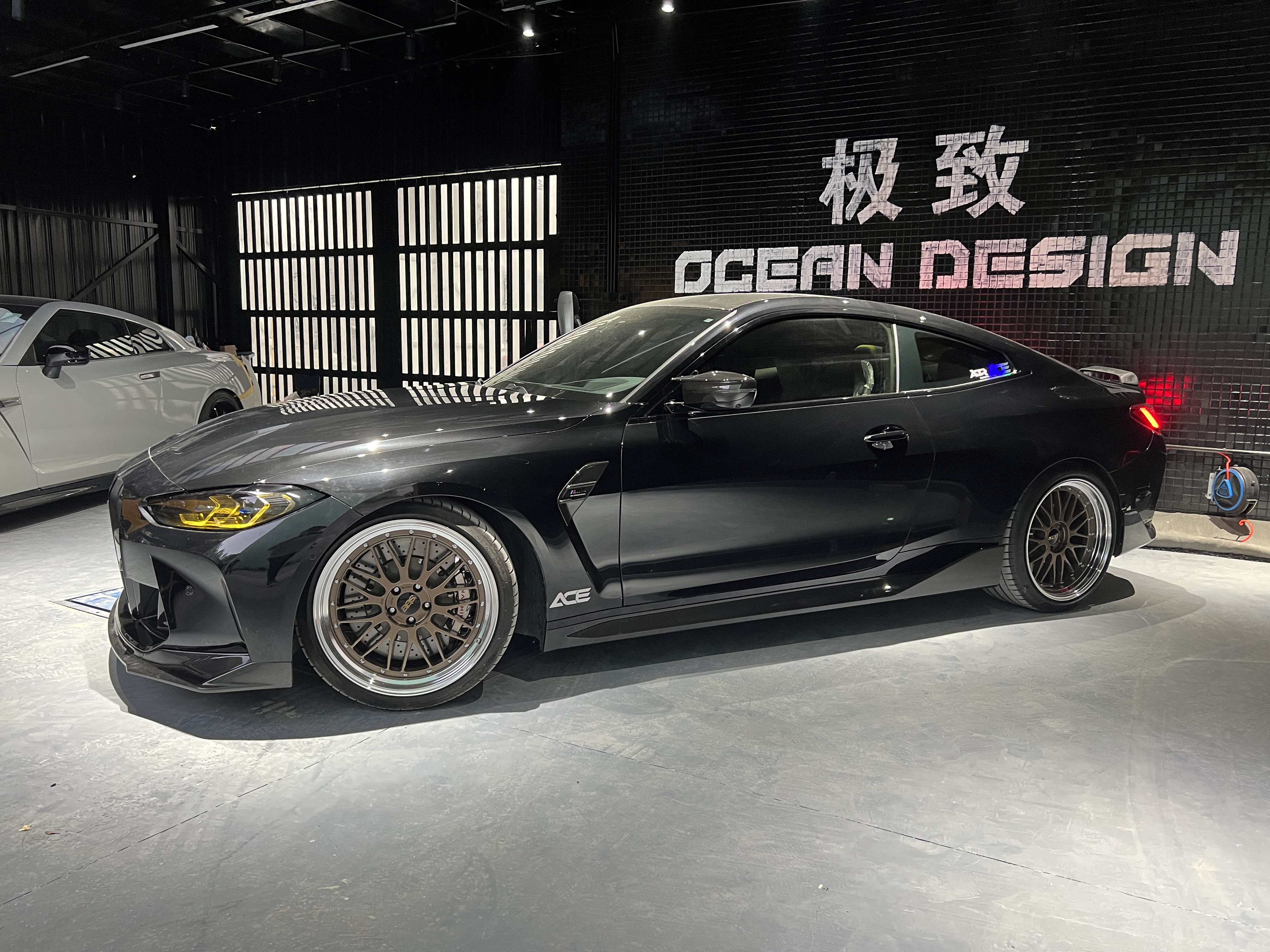BMW G80 M3/G82 M4 V Style Dry Carbon Parts - styling view