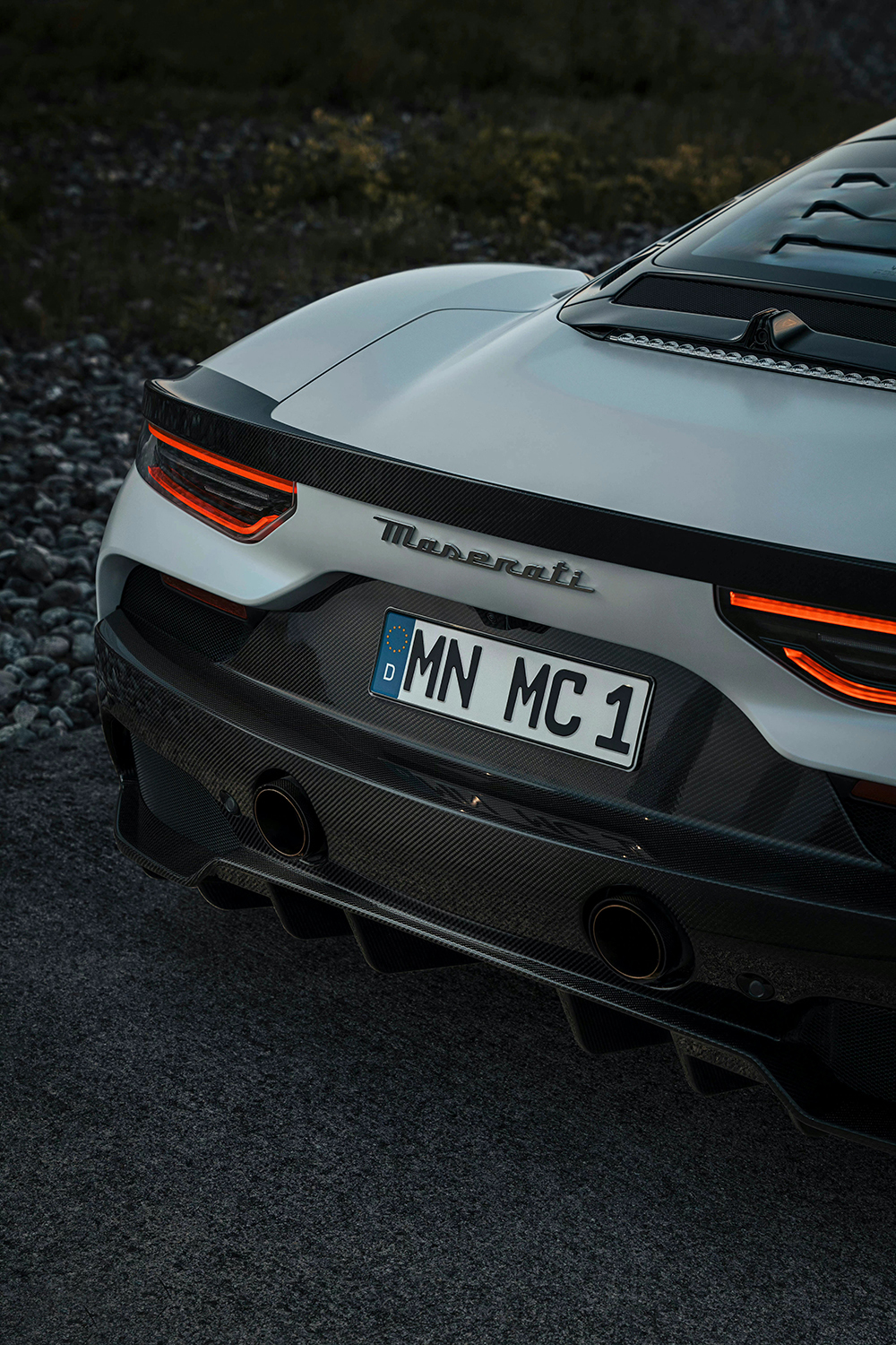 Maserati MC20 N Style Dry Carbon Parts - styling view
