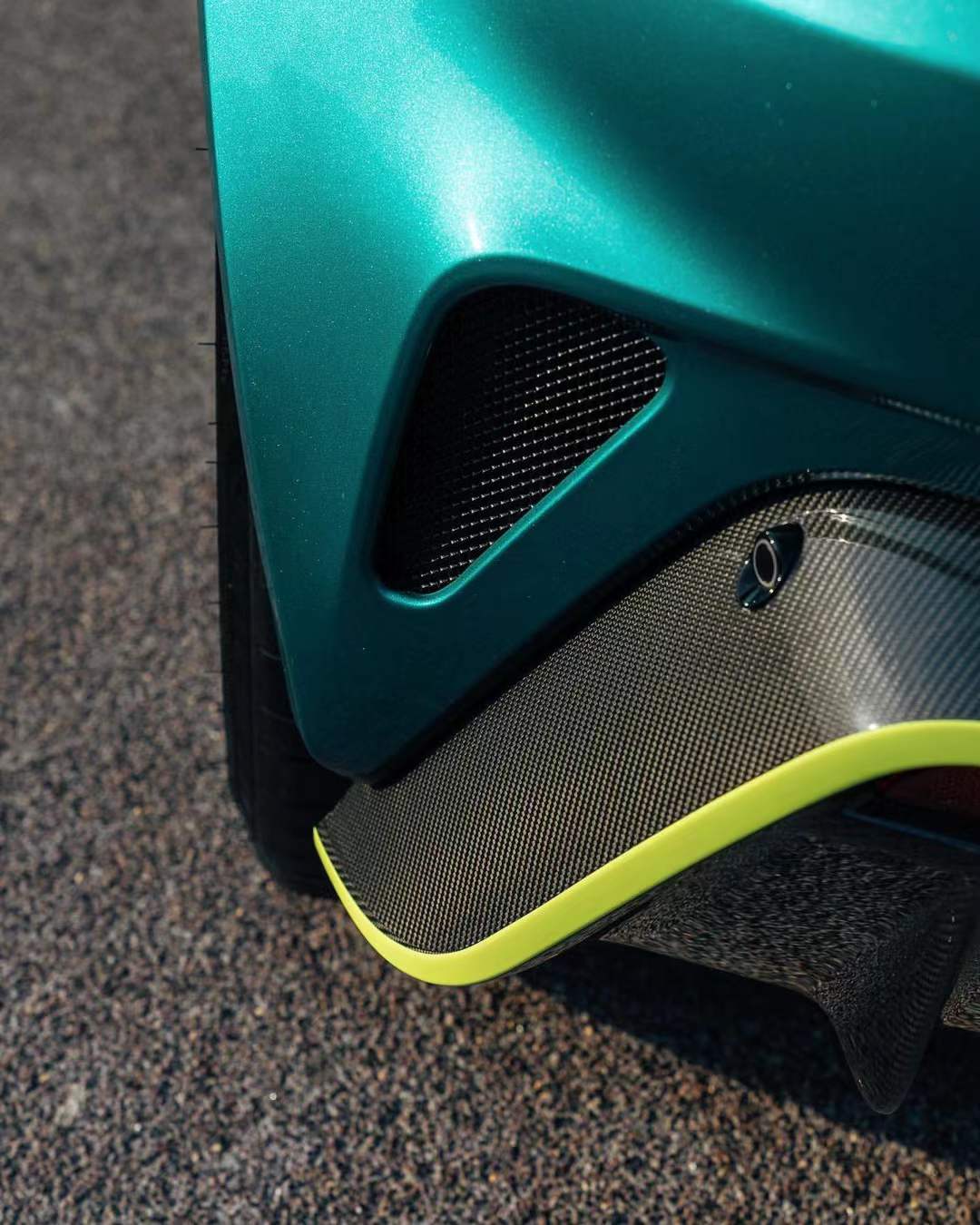 Aston Martin Vantage V12 Style Conversion Parts - styling view