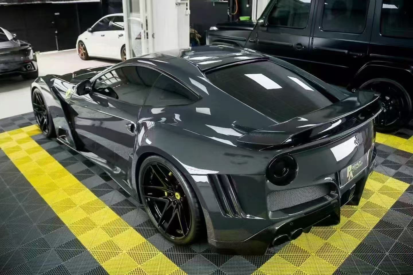 Ferrari F12 N-Largo Style Composite Body Kit - styling view