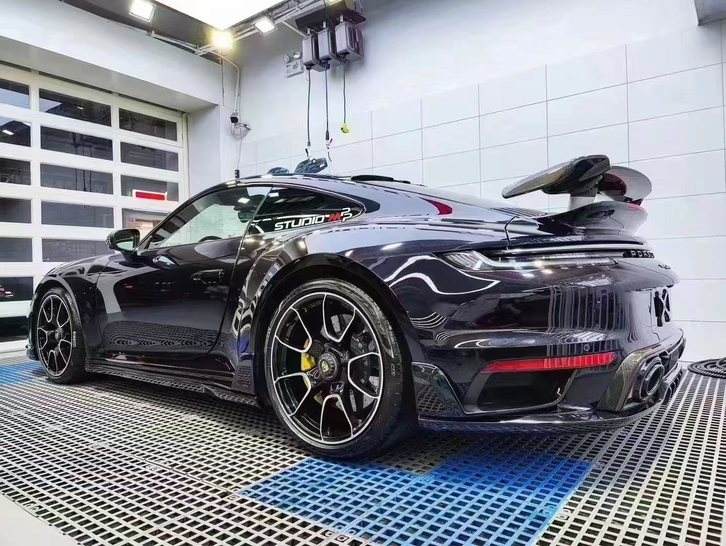 Porsche 911 992.1 Turbo S Techart Style Dry Carbon Parts - styling view