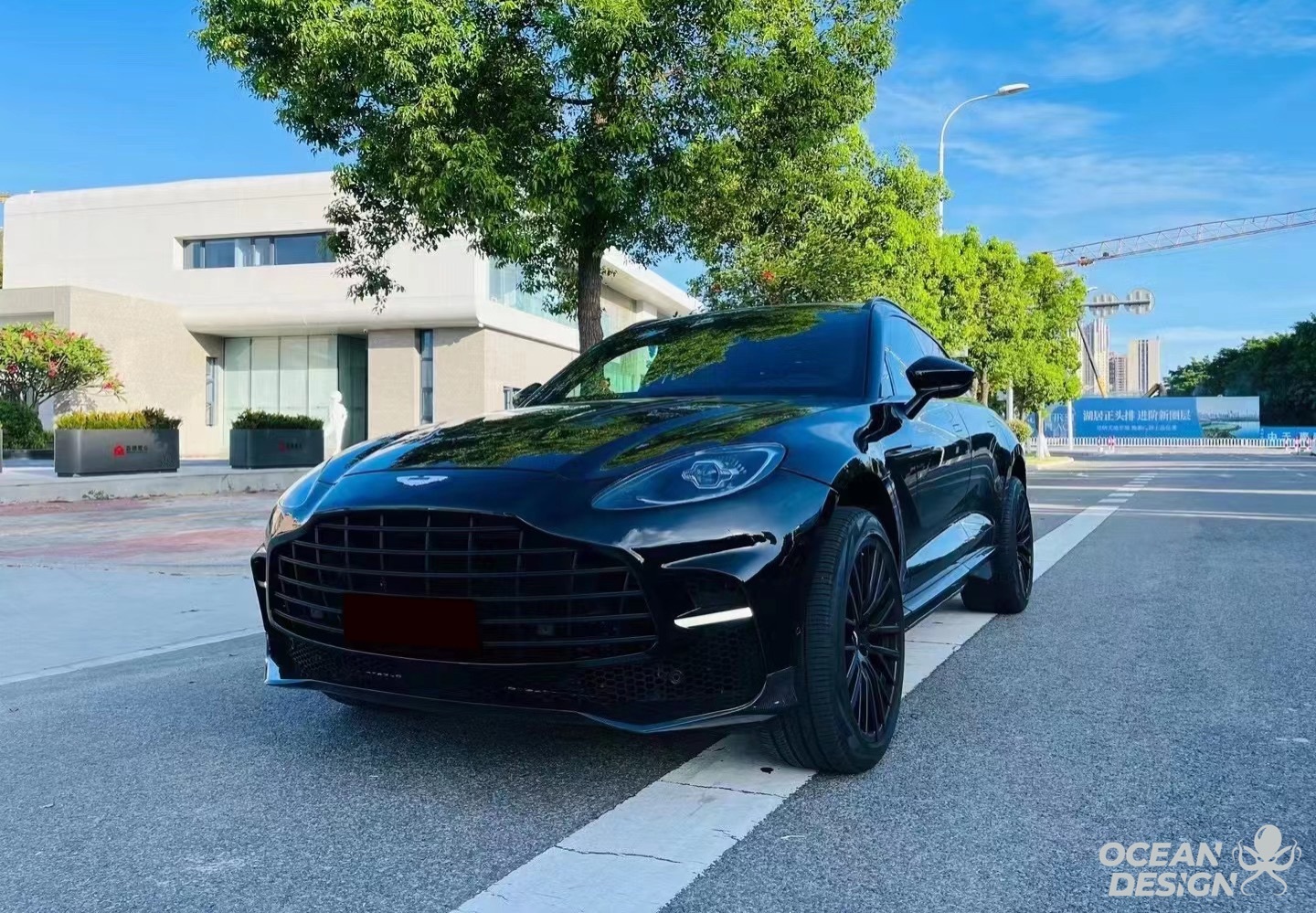 Aston Martin DBX 707 Style Conversion Parts - styling view