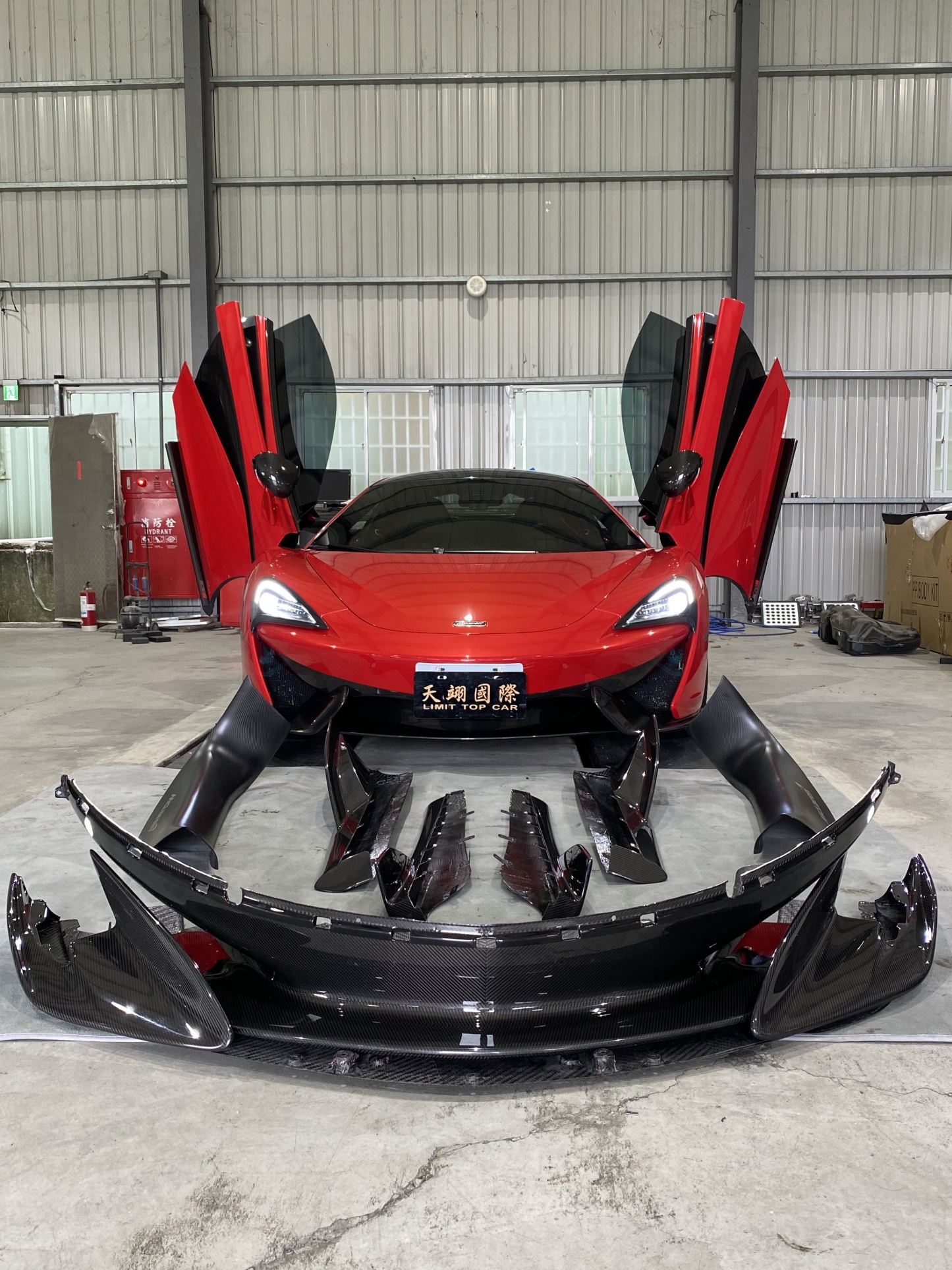 McLaren 540C / 570S to 600LT Style Carbon Fiber Conversion Kit - styling view
