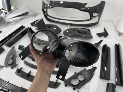 Aston Martin DBX 707 Style Conversion Parts - styling view