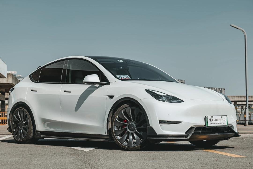 Tesla Model Y Ocean Design Gen 1 Style Dry Carbon Parts - styling view
