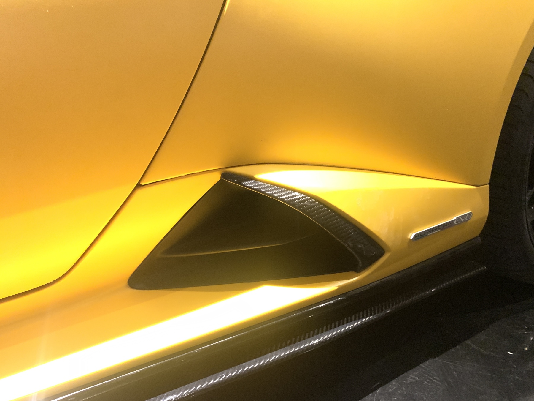 Lamborghini EVO Ocean Design Style Dry Carbon Parts - styling view