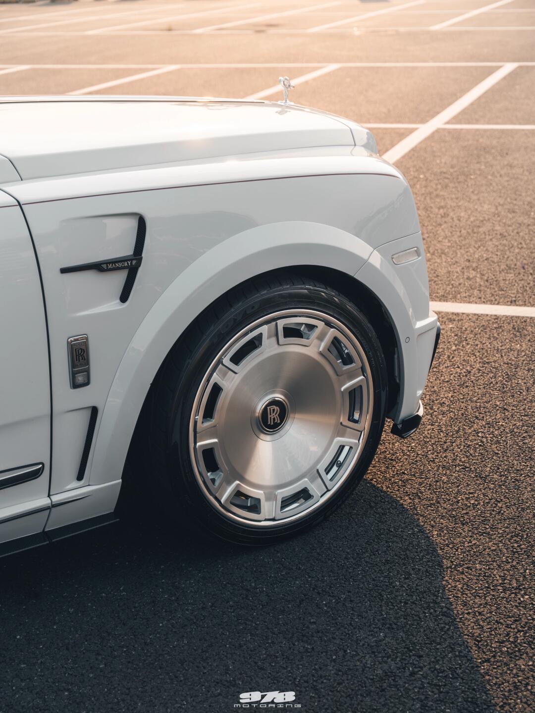 Rolls-Royce Cullinan MSY Generation 1 Style Dry Carbon Body Kit - styling view