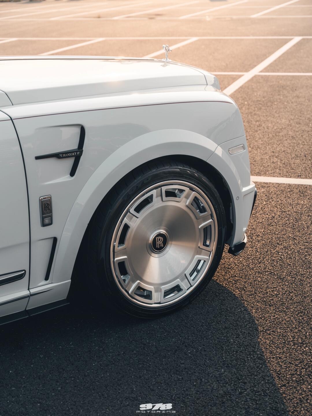 Rolls-Royce Cullinan MSY Generation 1 Style Dry Carbon Body Kit - styling view