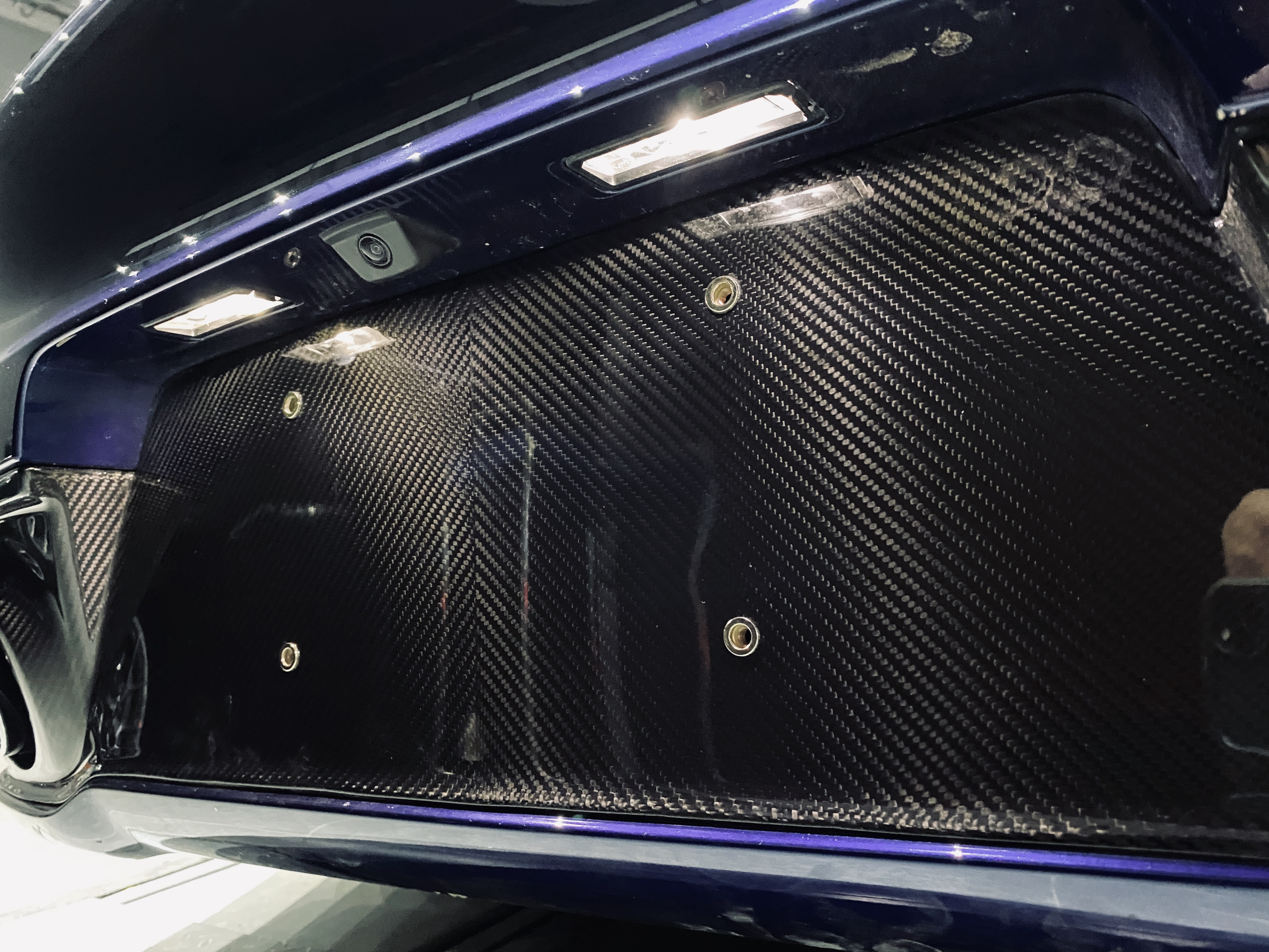 Porsche 911 992 SD Style Dry Carbon Rear Lip - styling view