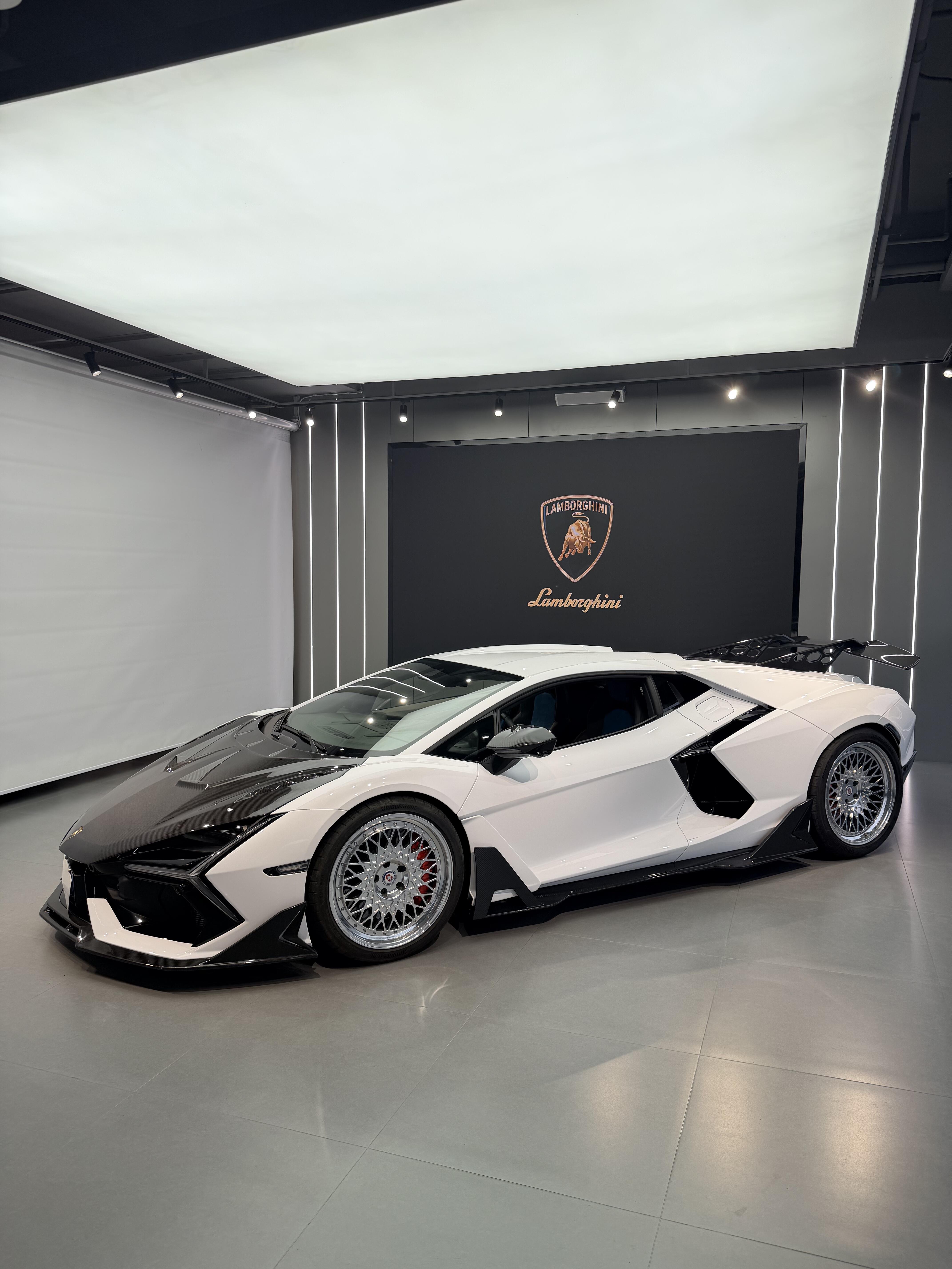 Lamborghini Revuelto DK Style Parts - styling view