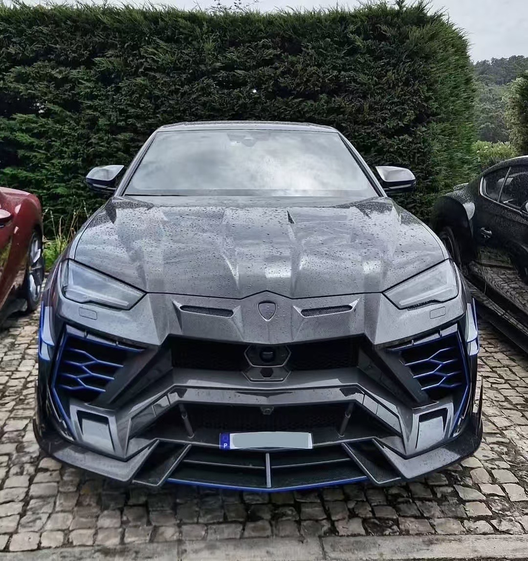 Lamborghini Urus MSY Generation 2 Style Dry Carbon Body Kit - styling view