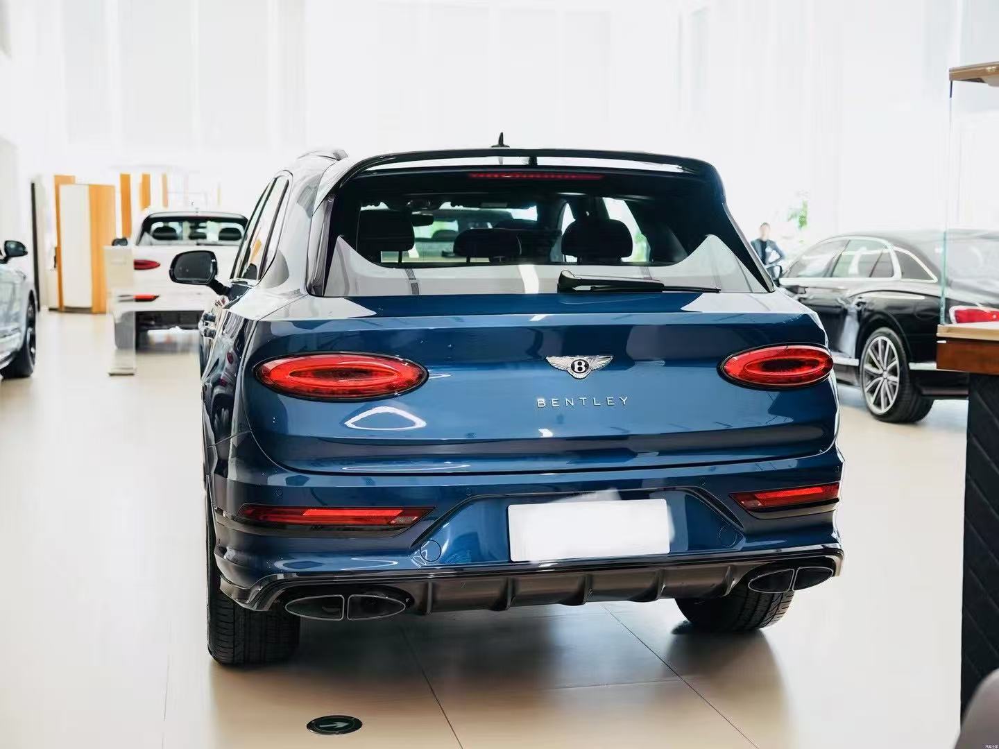 Bentley Bentayga 2021-2025 V8 S Style Dry Carbon Parts - styling view