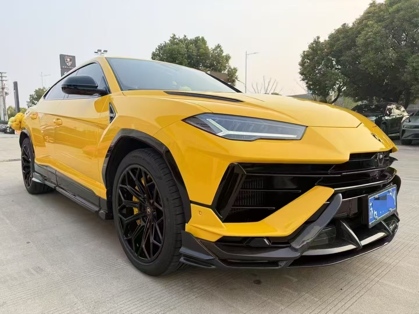Lamborghini Urus S Topcar Style Dry Carbon Parts - styling view