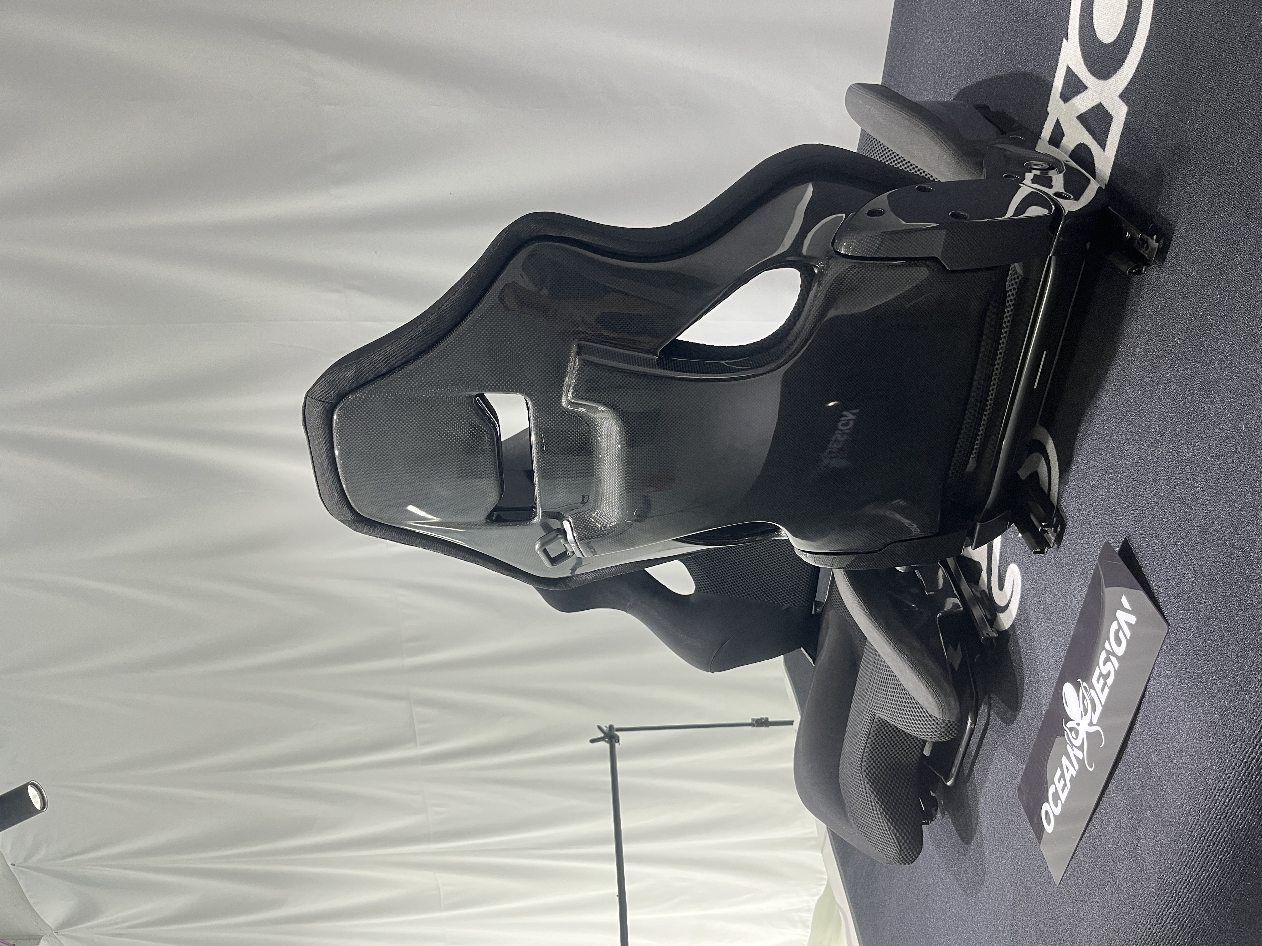 Ferrari F430/458/488/F8 Style Dry Carbon Bucket Seat - styling view