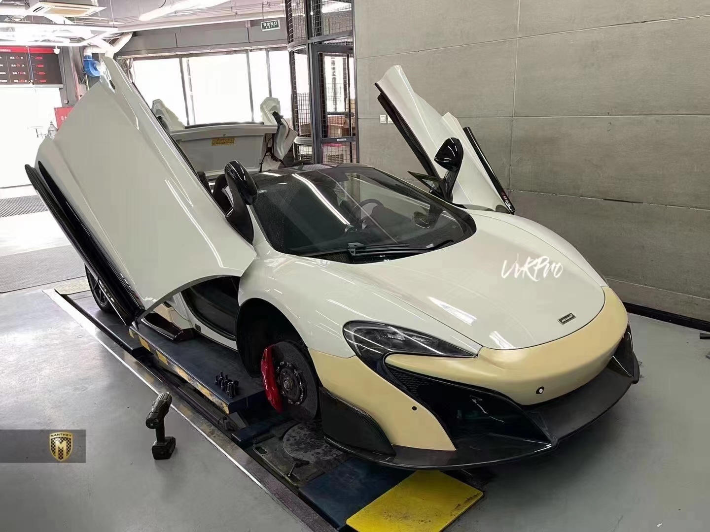 McLaren MP4-12C/625/650S 675LT Style Carbon Conversion Kit - styling view