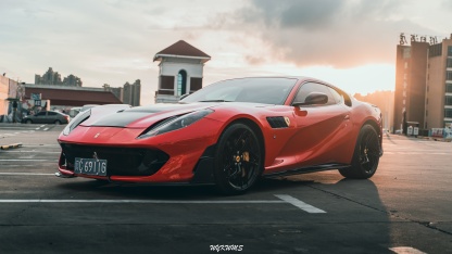 Ferrari 812 MSY Style Dry Carbon Parts - styling view