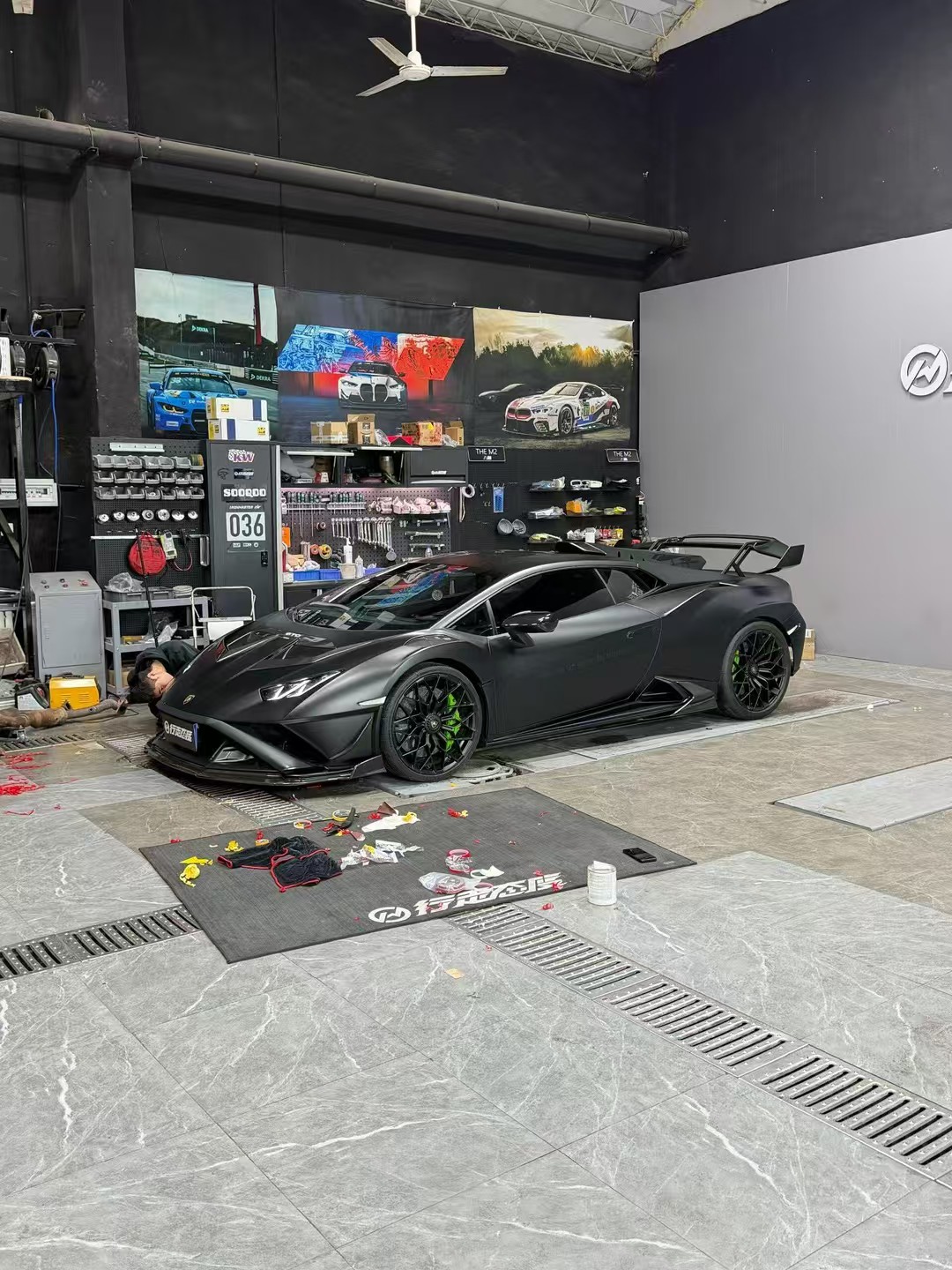Lamborghini STO V Style Dry Carbon Parts - styling view