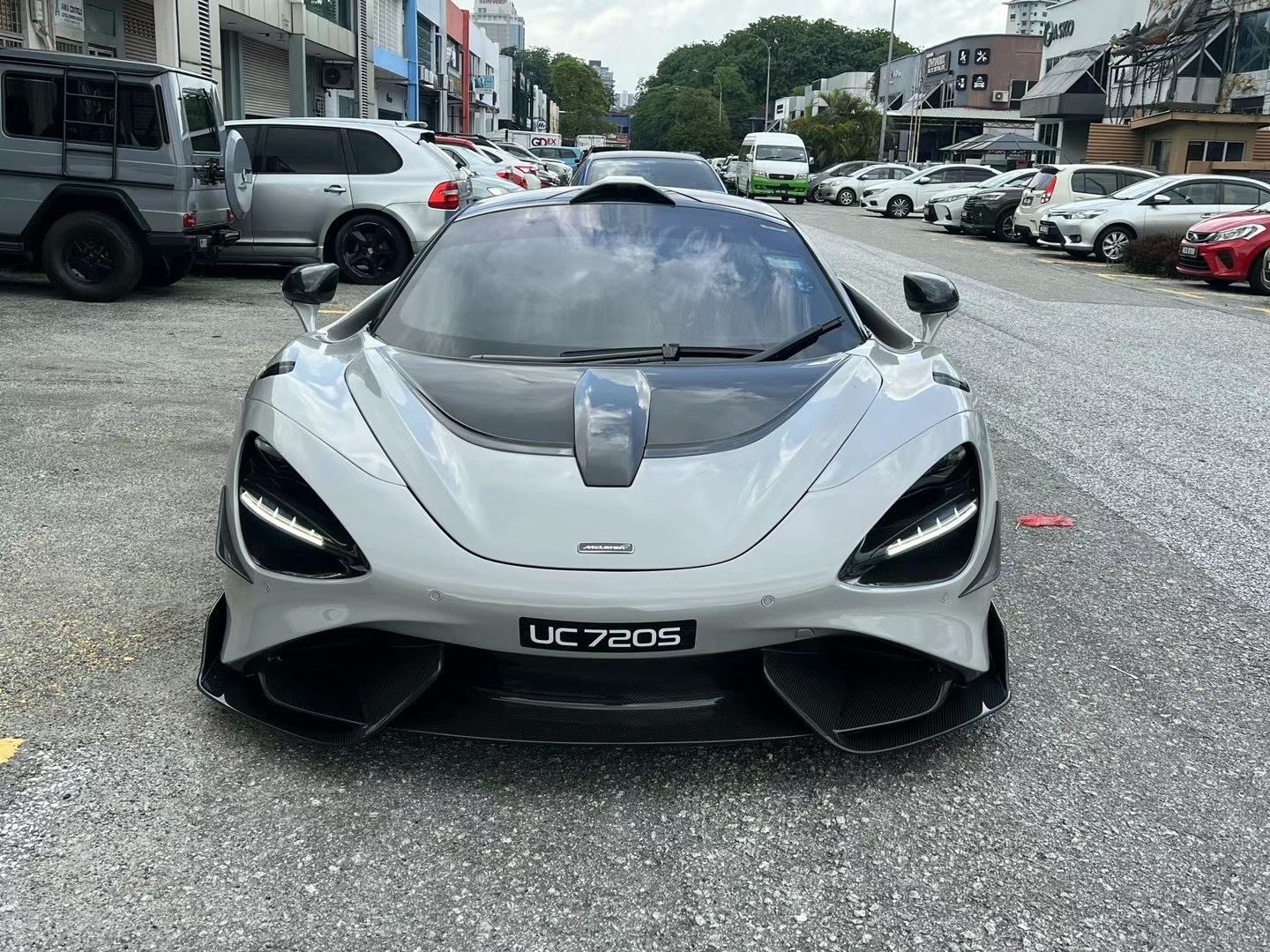McLaren 720S to 765LT Style Dry Carbon Conversion Kit - styling view