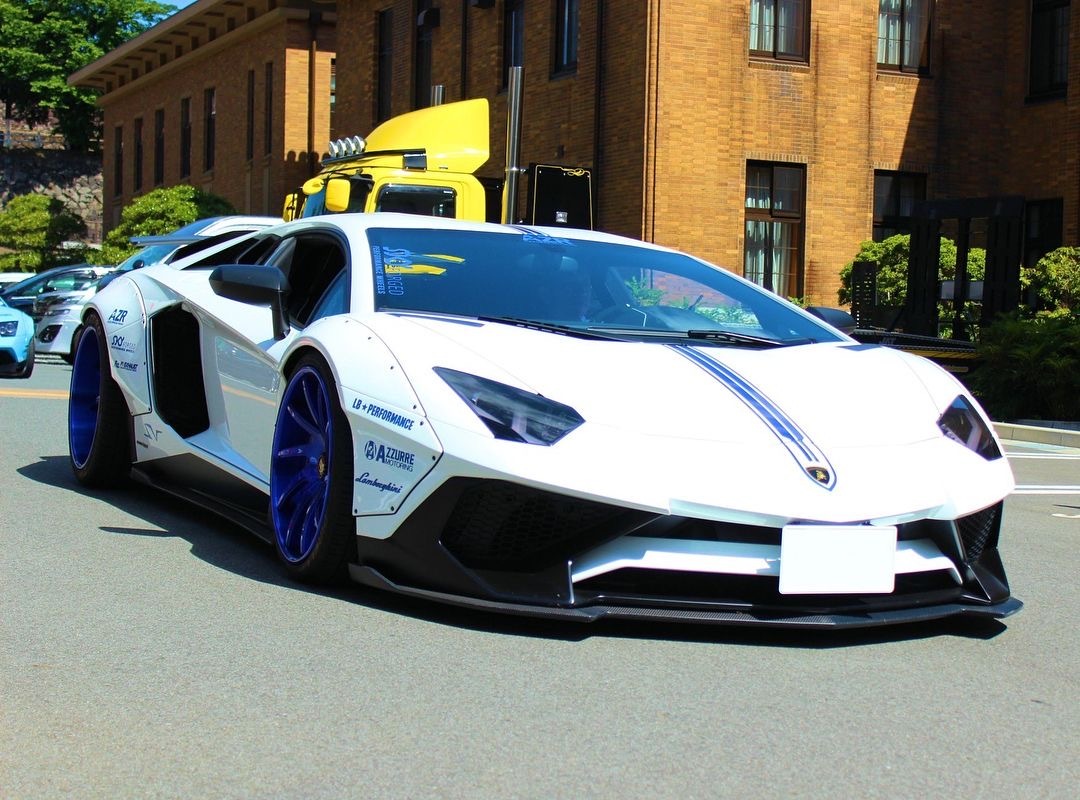 Lamborghini LP700 / LP720 / LP750 LB Style Carbon Fiber Parts - styling view