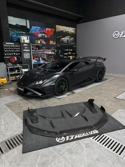Lamborghini STO V Style Dry Carbon Parts - styling view