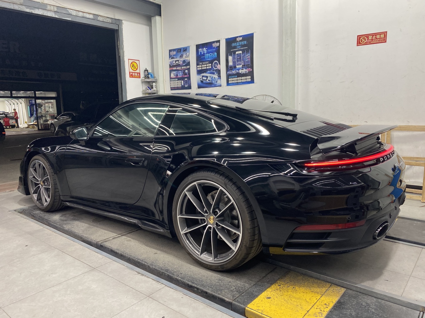 Porsche 911 992.1 Turbo S Style Parts - styling view