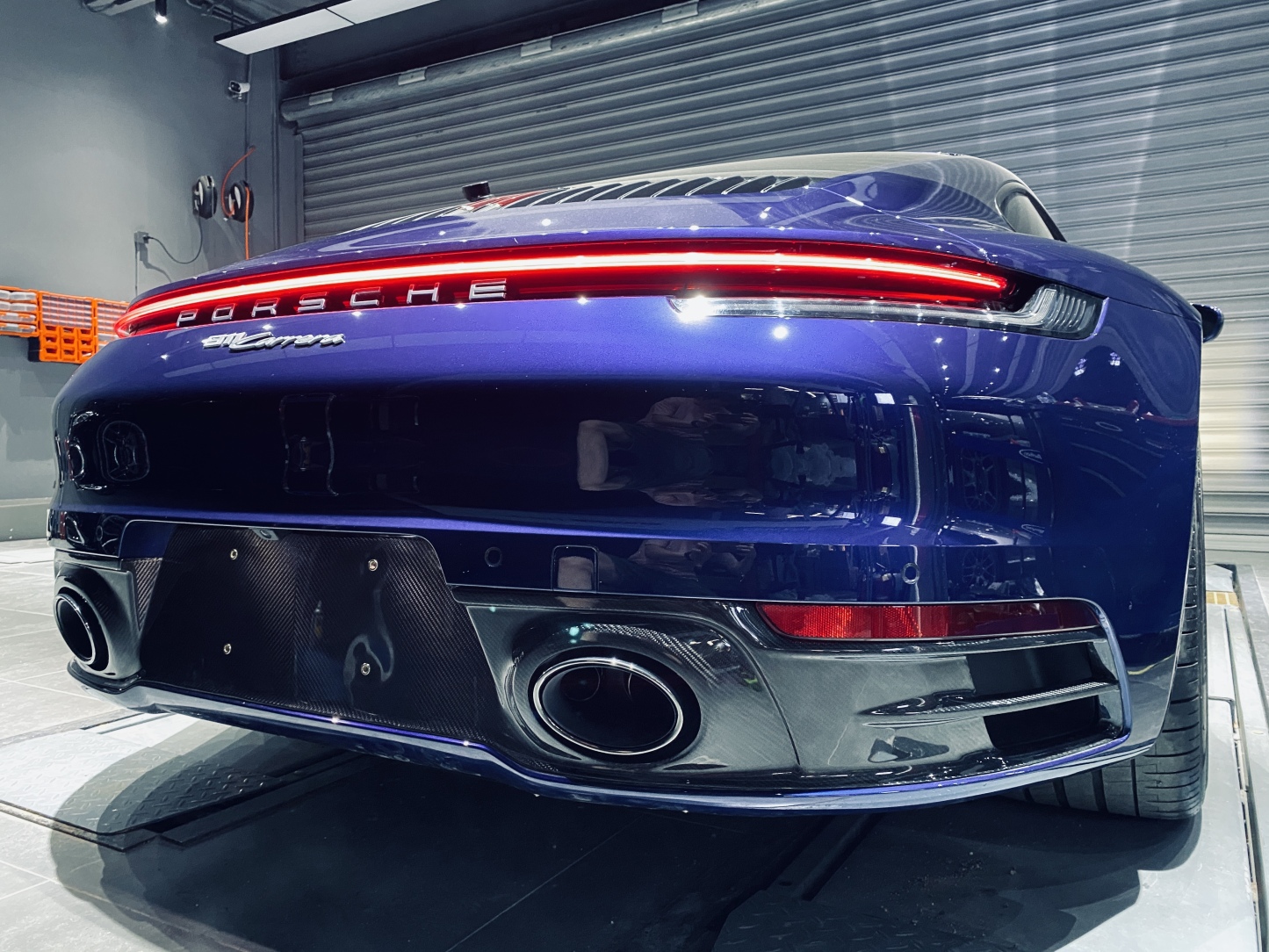 Porsche 911 992 SD Style Dry Carbon Rear Lip - styling view