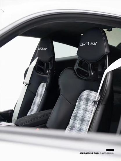 Porsche GT3 RS Style Dry Carbon Bucket Seat - styling view