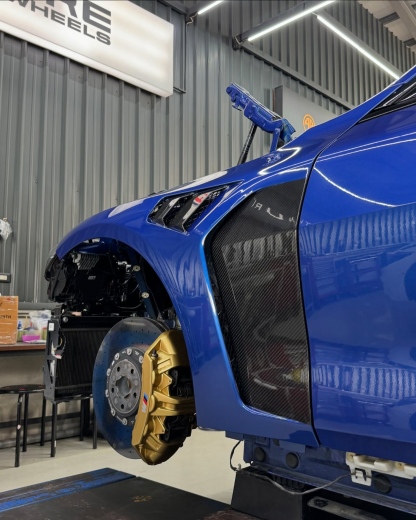 BMW G80 M3/G82 M4 AP Style Dry Carbon Fenders - styling view