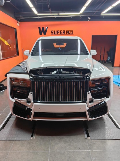 Rolls-Royce Cullinan 2025 Style Conversion Kit - styling view