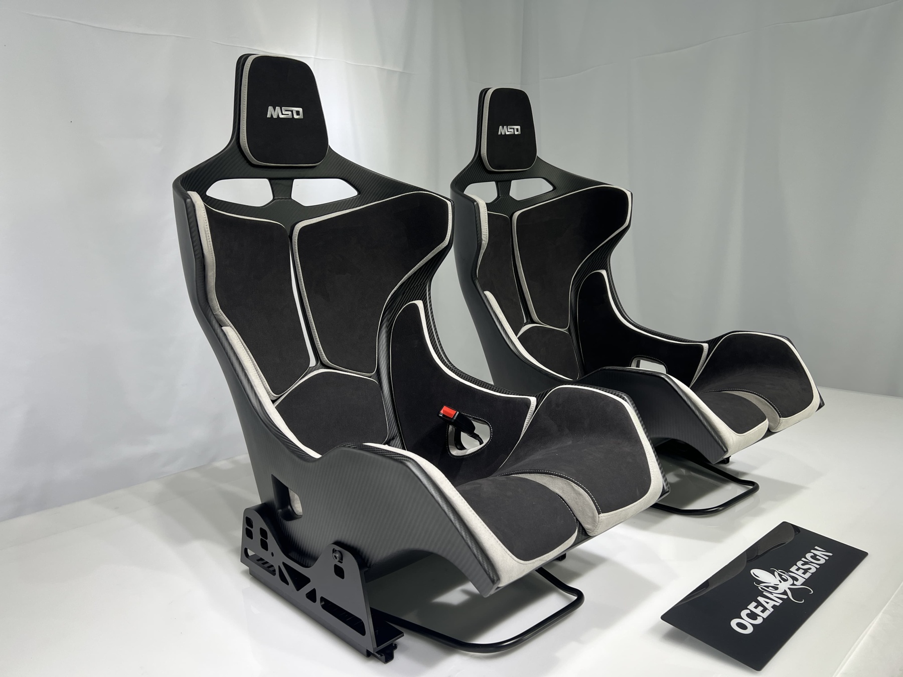 McLaren Senna Style Dry Carbon Bucket Seat - styling view