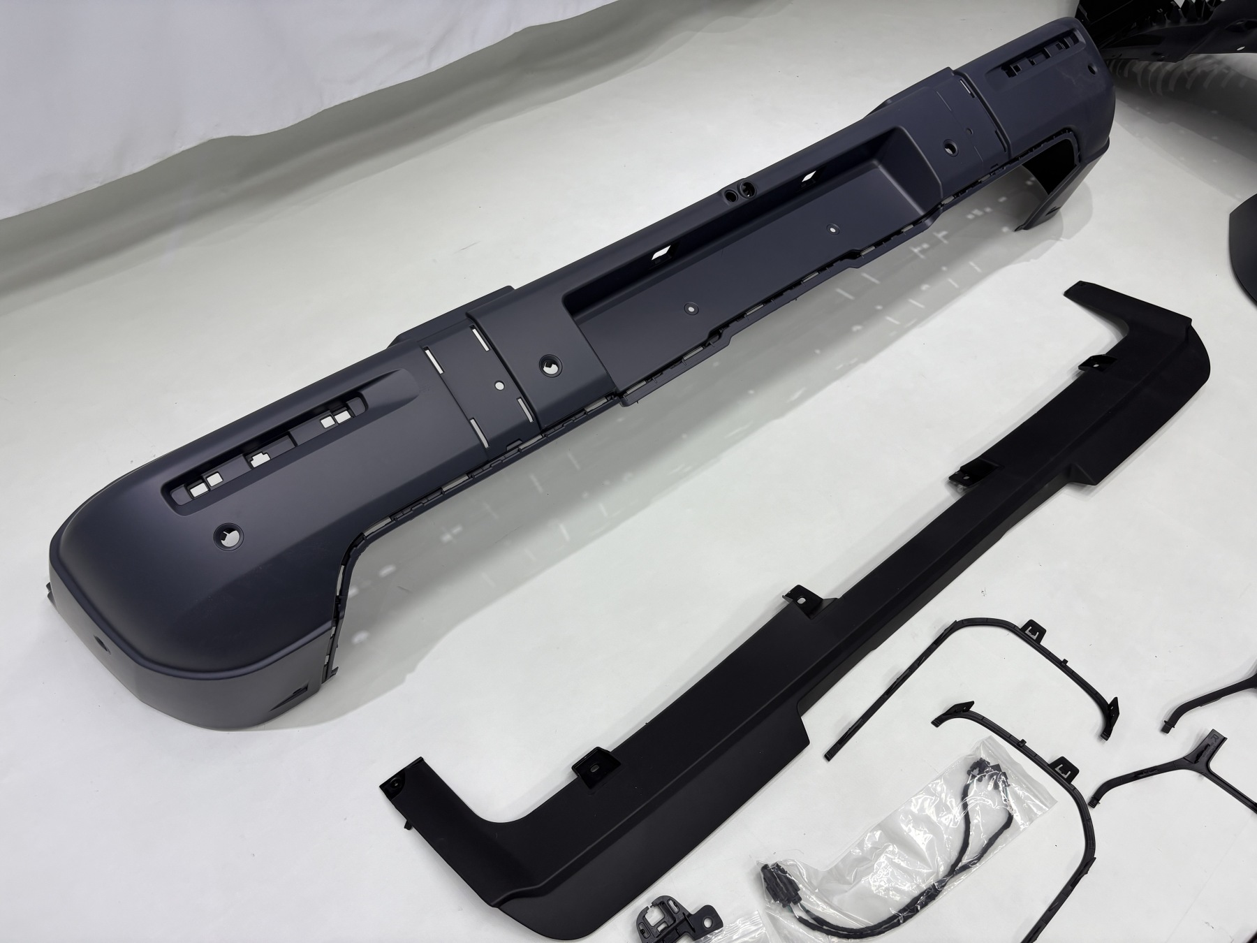 Mercedes-Benz W464/W465 G350/G500/G400 G63 AMG Style PP Conversion Kit - styling view