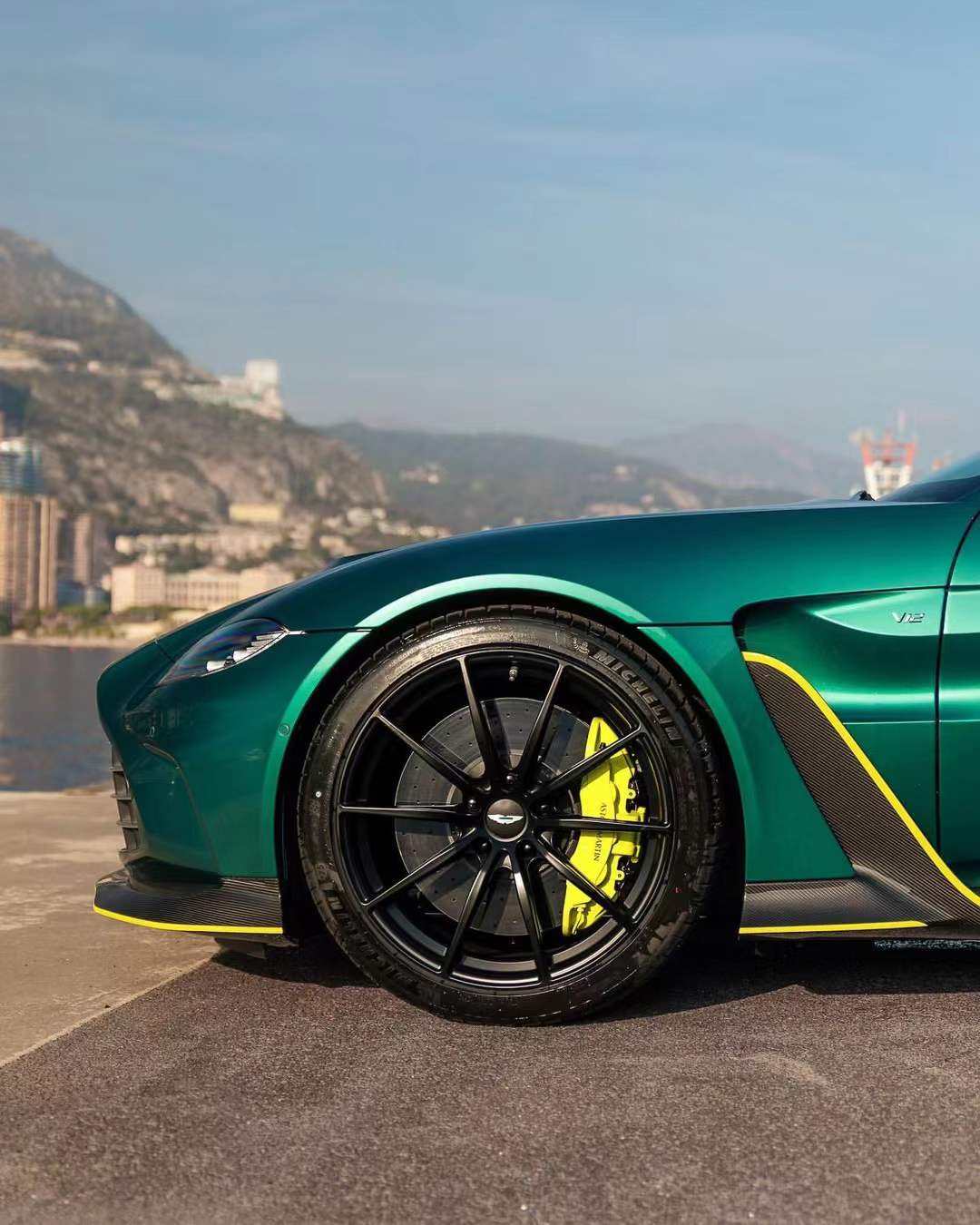 Aston Martin Vantage V12 Style Conversion Parts - styling view