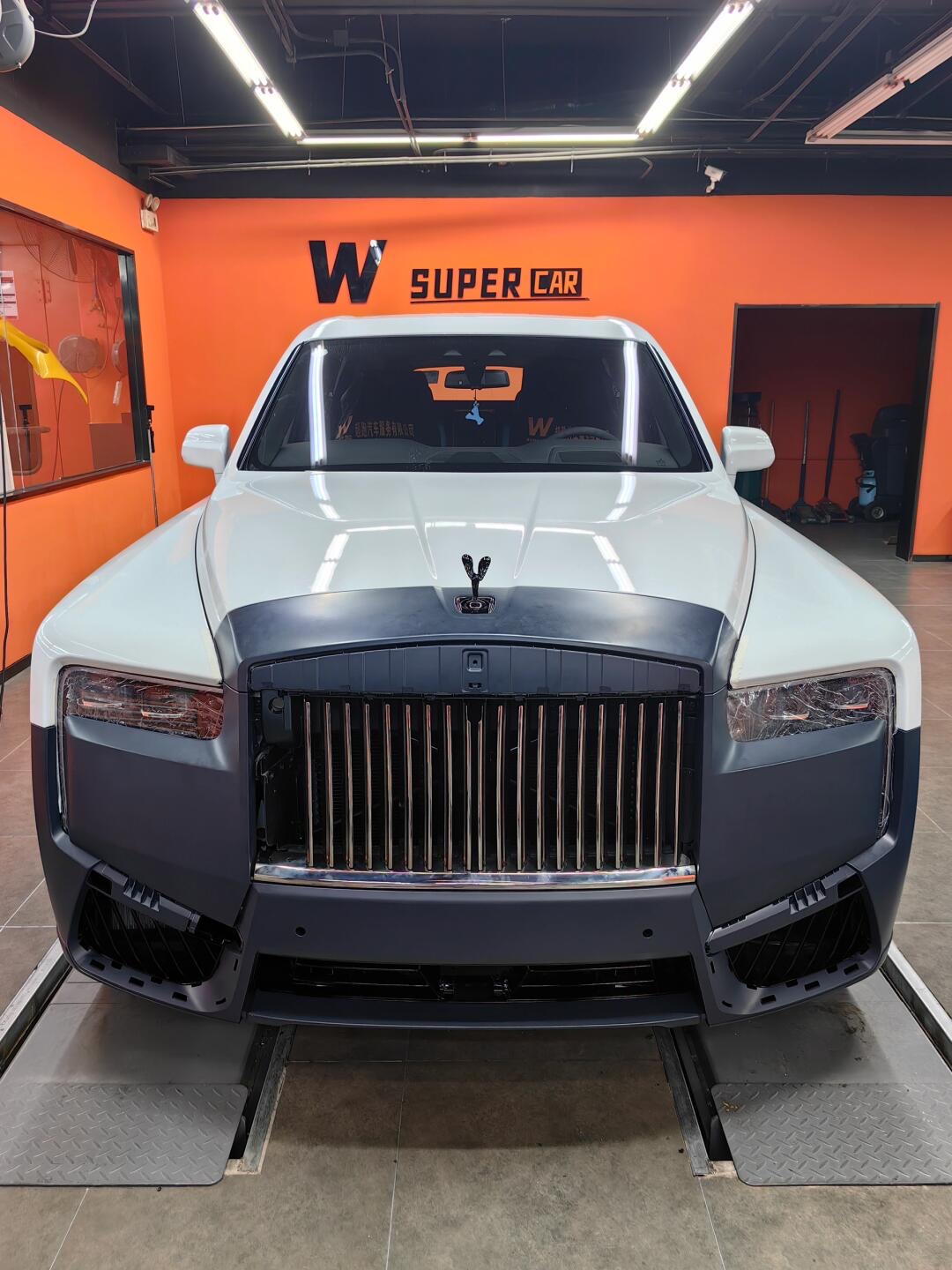 Rolls-Royce Cullinan 2025 Style Conversion Kit - styling view