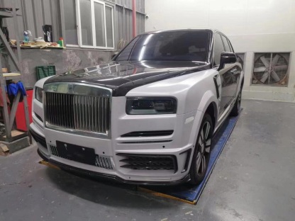 Rolls-Royce Cullinan MSY Generation 2 Style Dry Carbon Body Kit - styling view