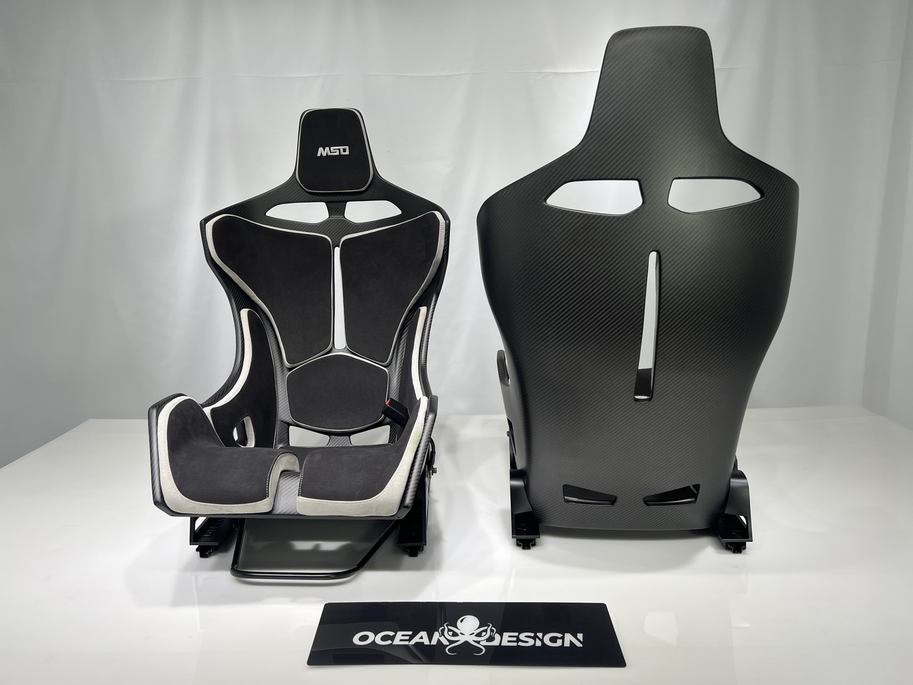McLaren Senna Style Dry Carbon Bucket Seat - styling view