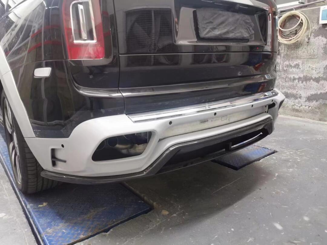 Rolls-Royce Cullinan MSY Generation 2 Style Dry Carbon Body Kit - styling view