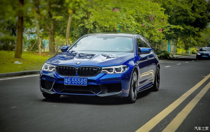 BMW F90 M5 MP Style Carbon Fiber Parts - styling view