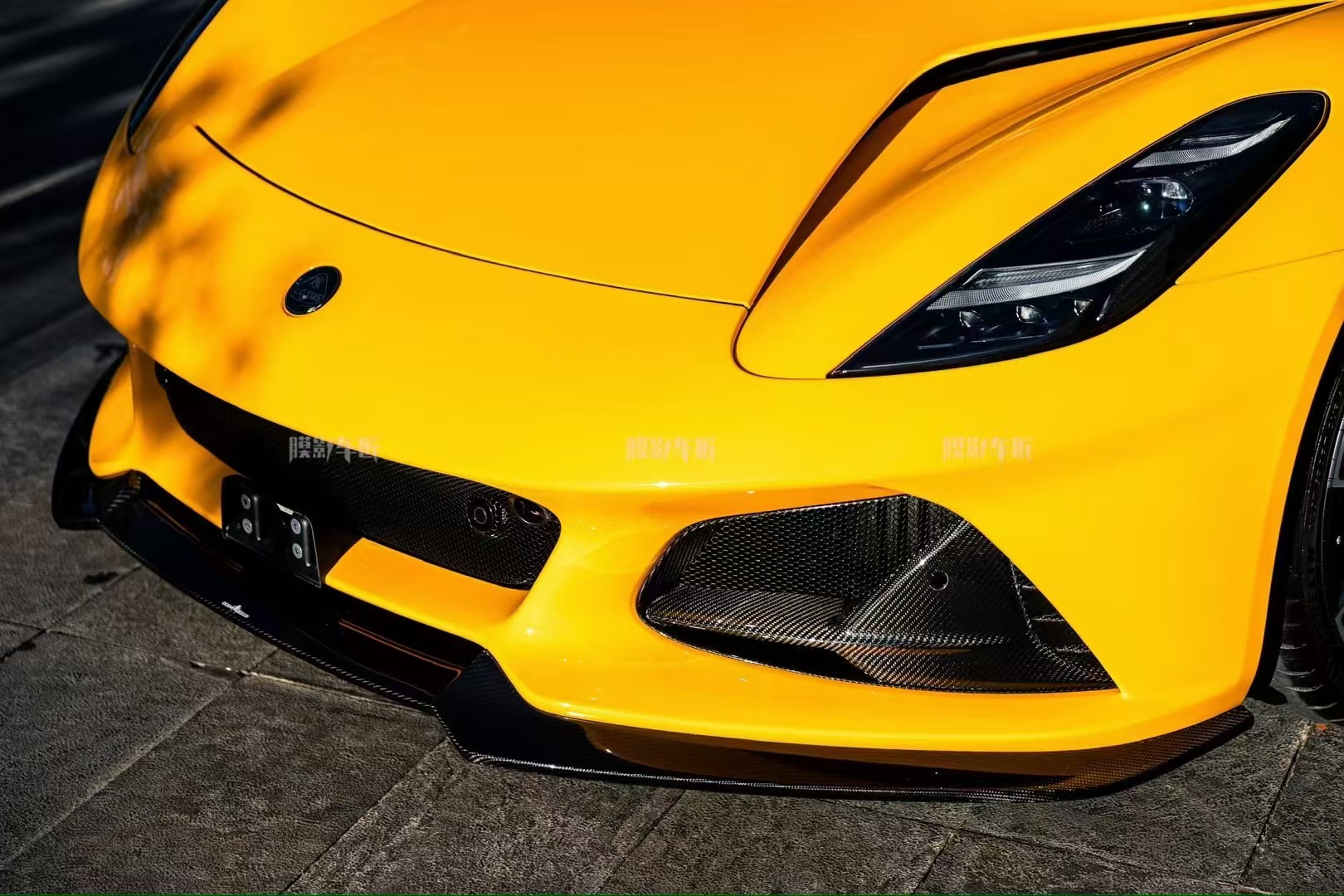 Lotus Emira Ocean Design Style Dry Carbon Parts - styling view