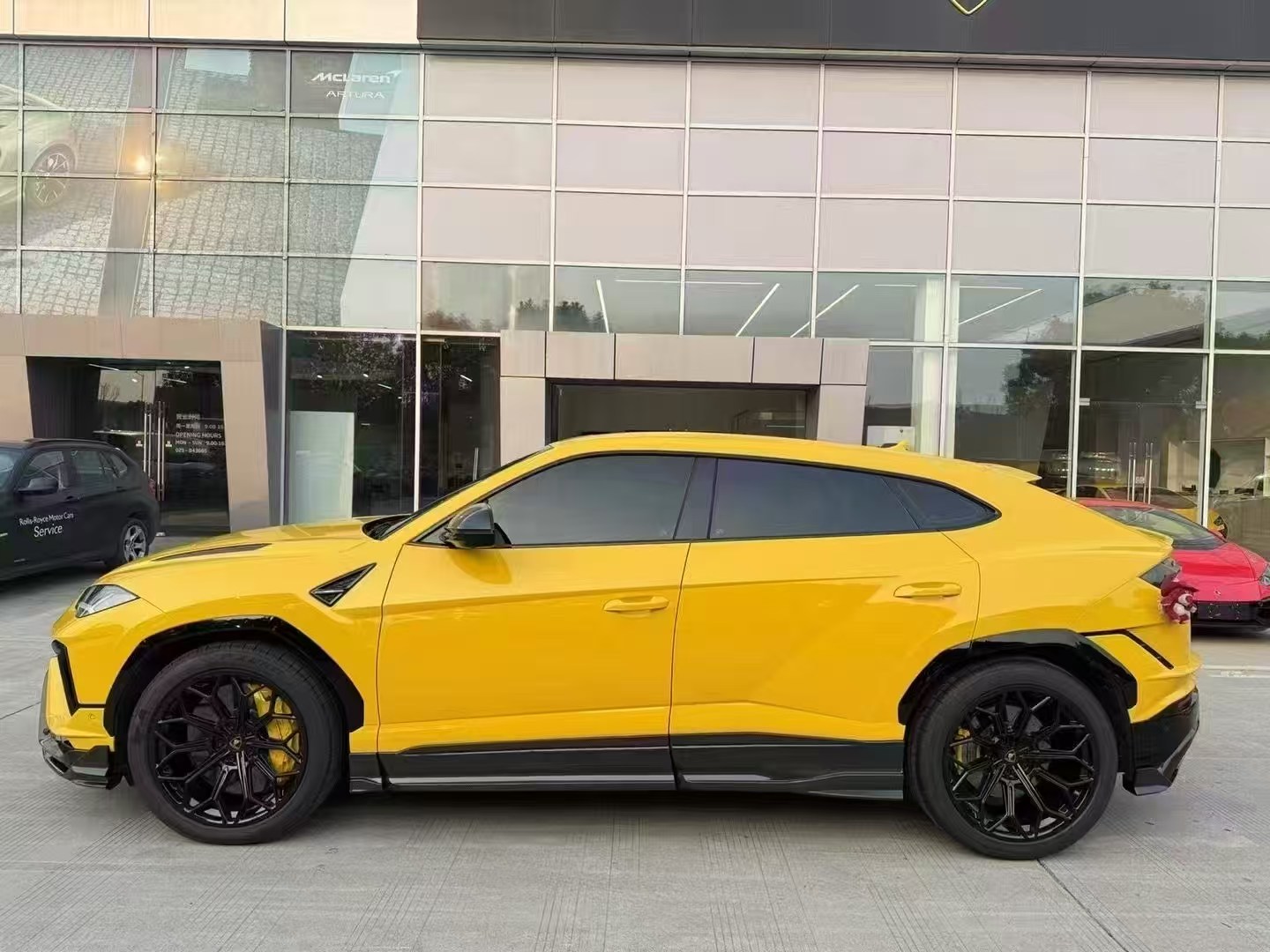 Lamborghini Urus S Topcar Style Dry Carbon Parts - styling view