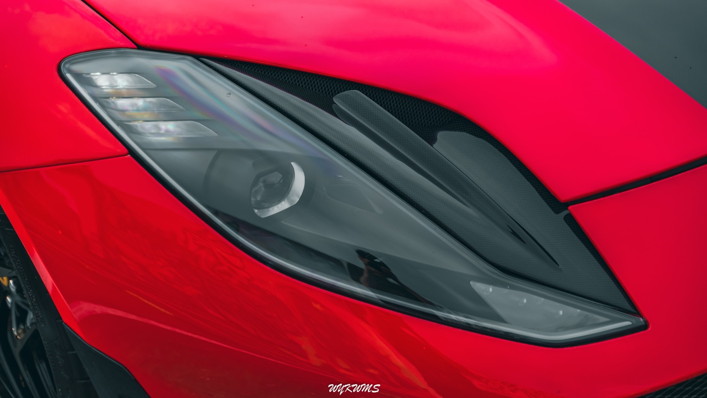 Ferrari 812 MSY Style Dry Carbon Parts - styling view