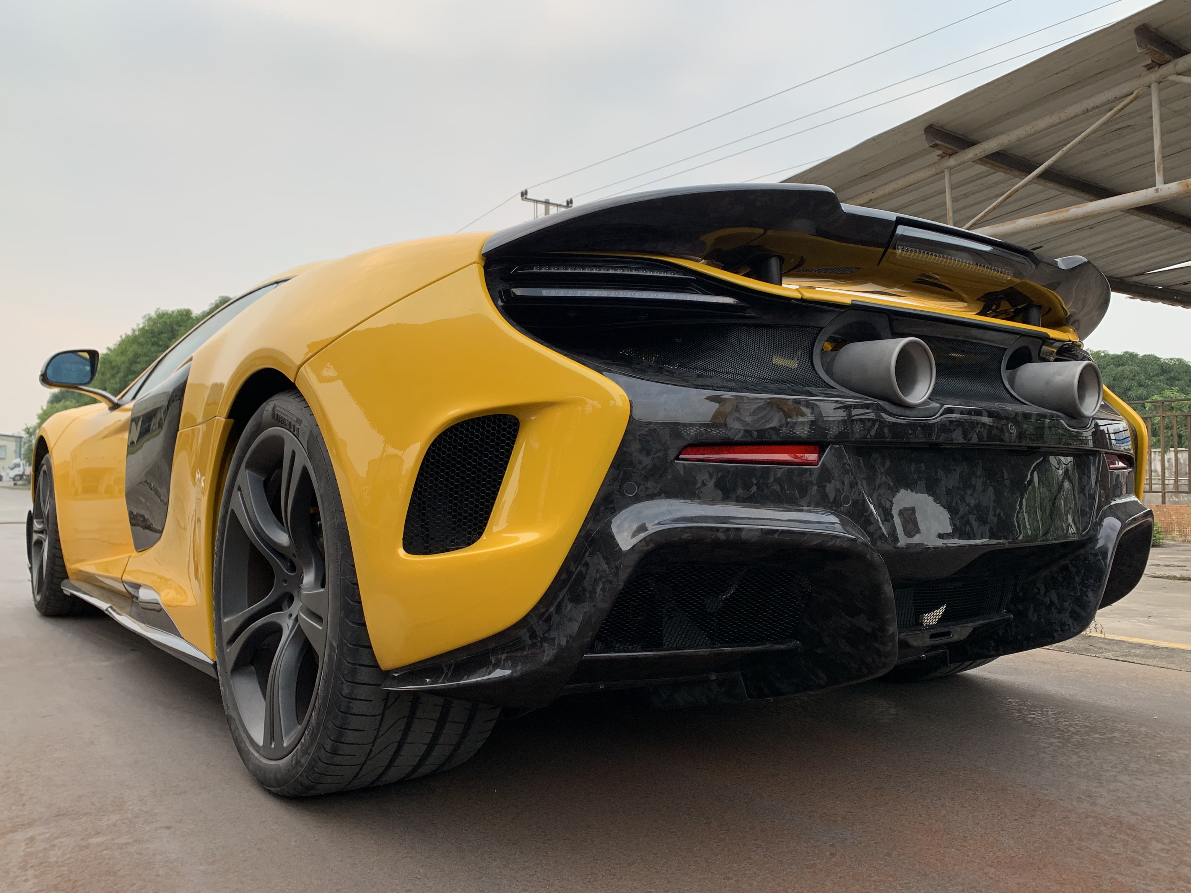 McLaren MP4-12C/625/650S 675LT Style Carbon Conversion Kit - styling view