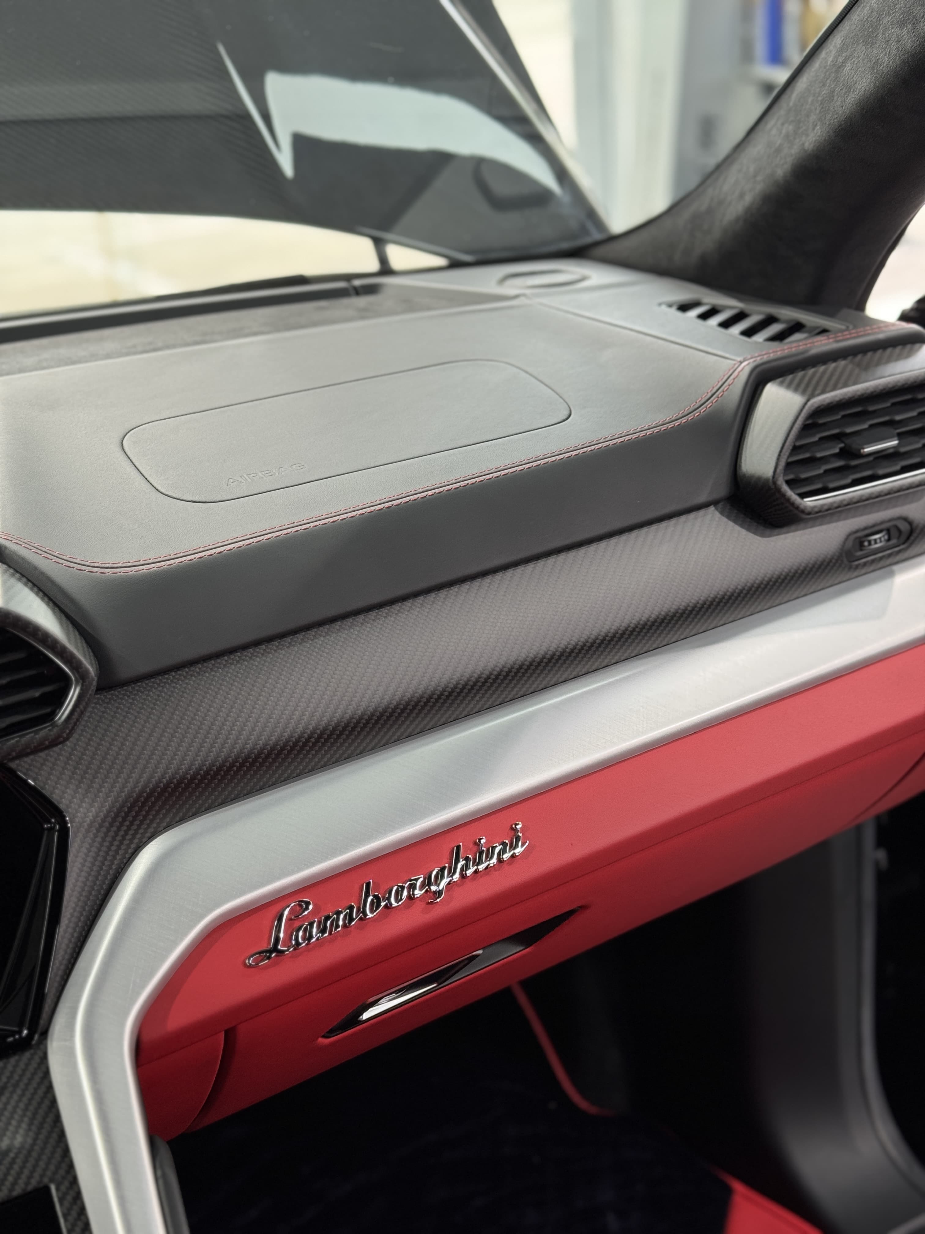 Lamborghini Urus Topcar Style Dry Carbon Parts - styling view