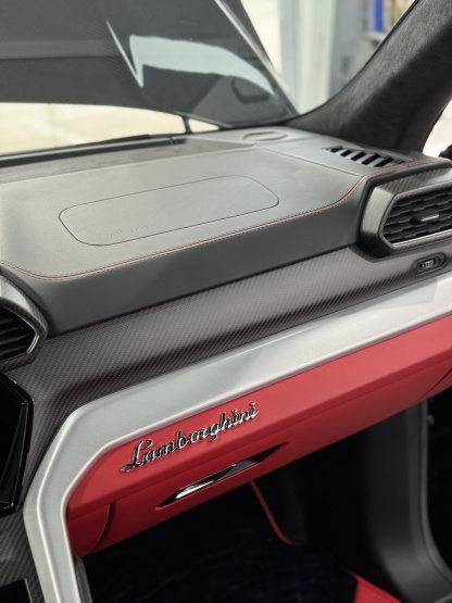 Lamborghini Urus Topcar Style Dry Carbon Parts - styling view