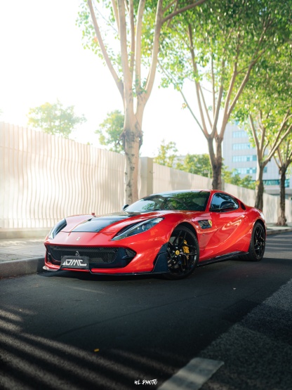 Ferrari 812 MSY Style Dry Carbon Parts - styling view